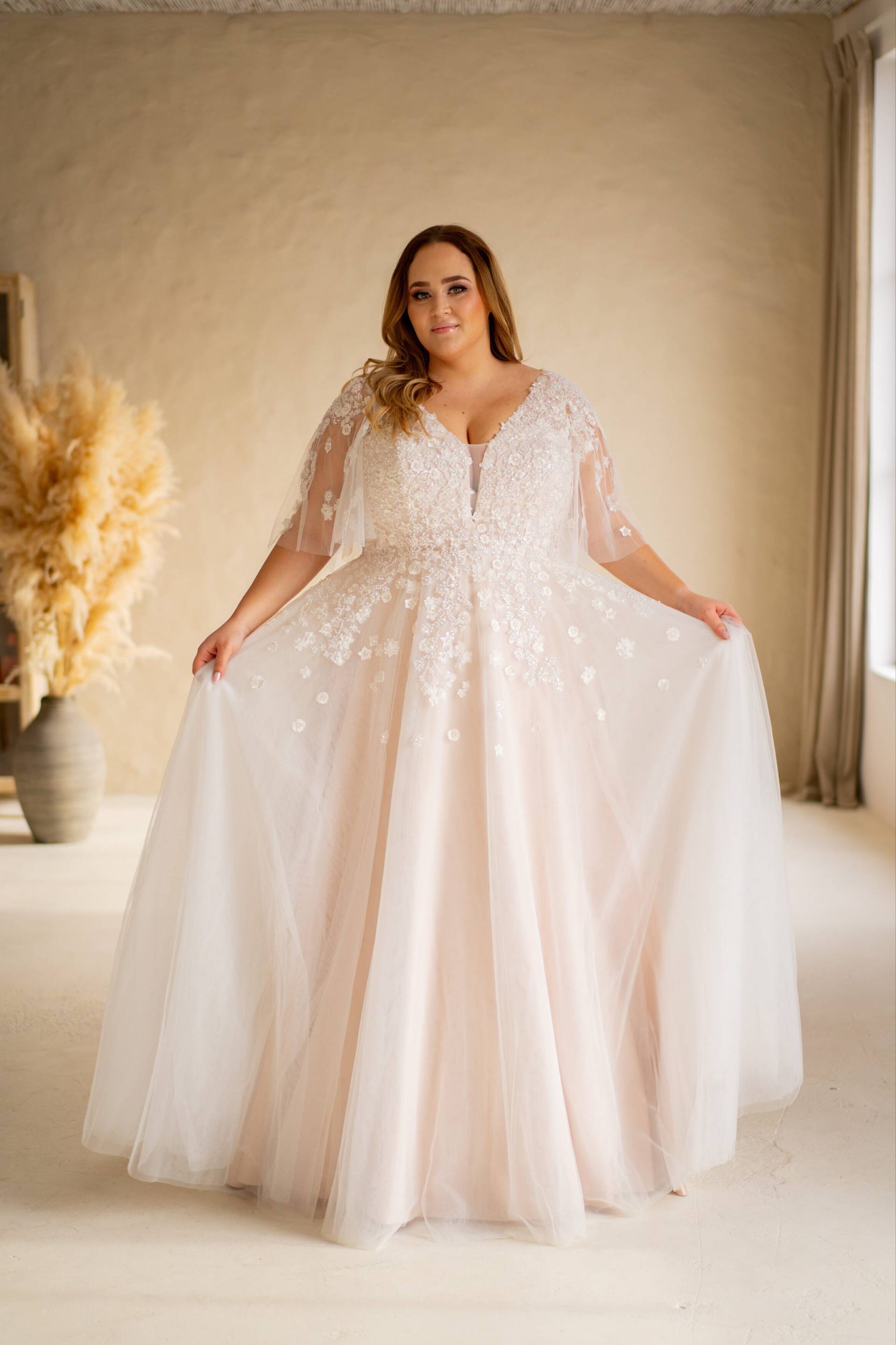 Buy plus size wedding dress with sleeves